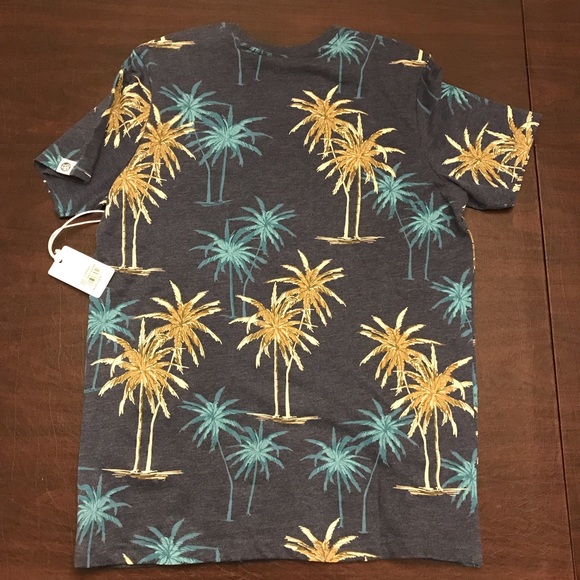 Free Planet Shirt - Picture 6 of 6